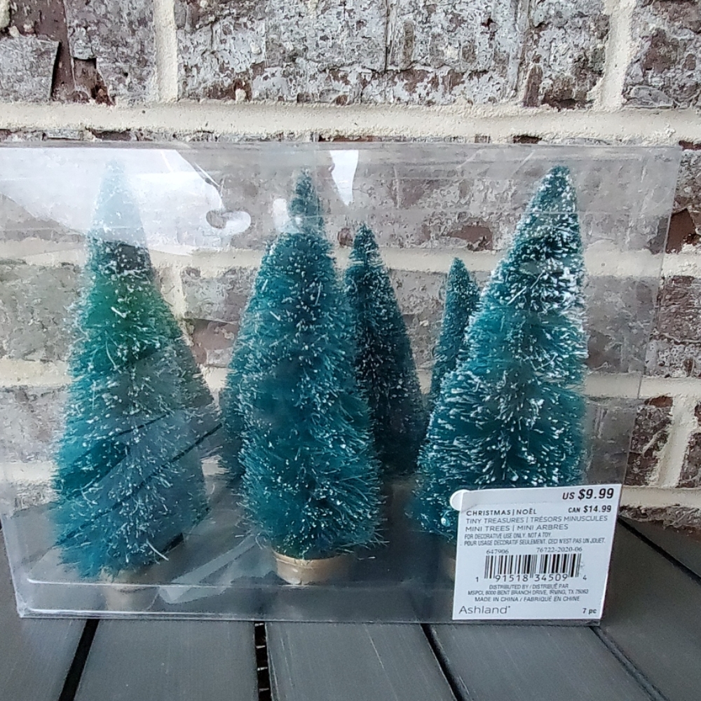 NWT  TINY TREASURES DECORATIVE MINI TREES